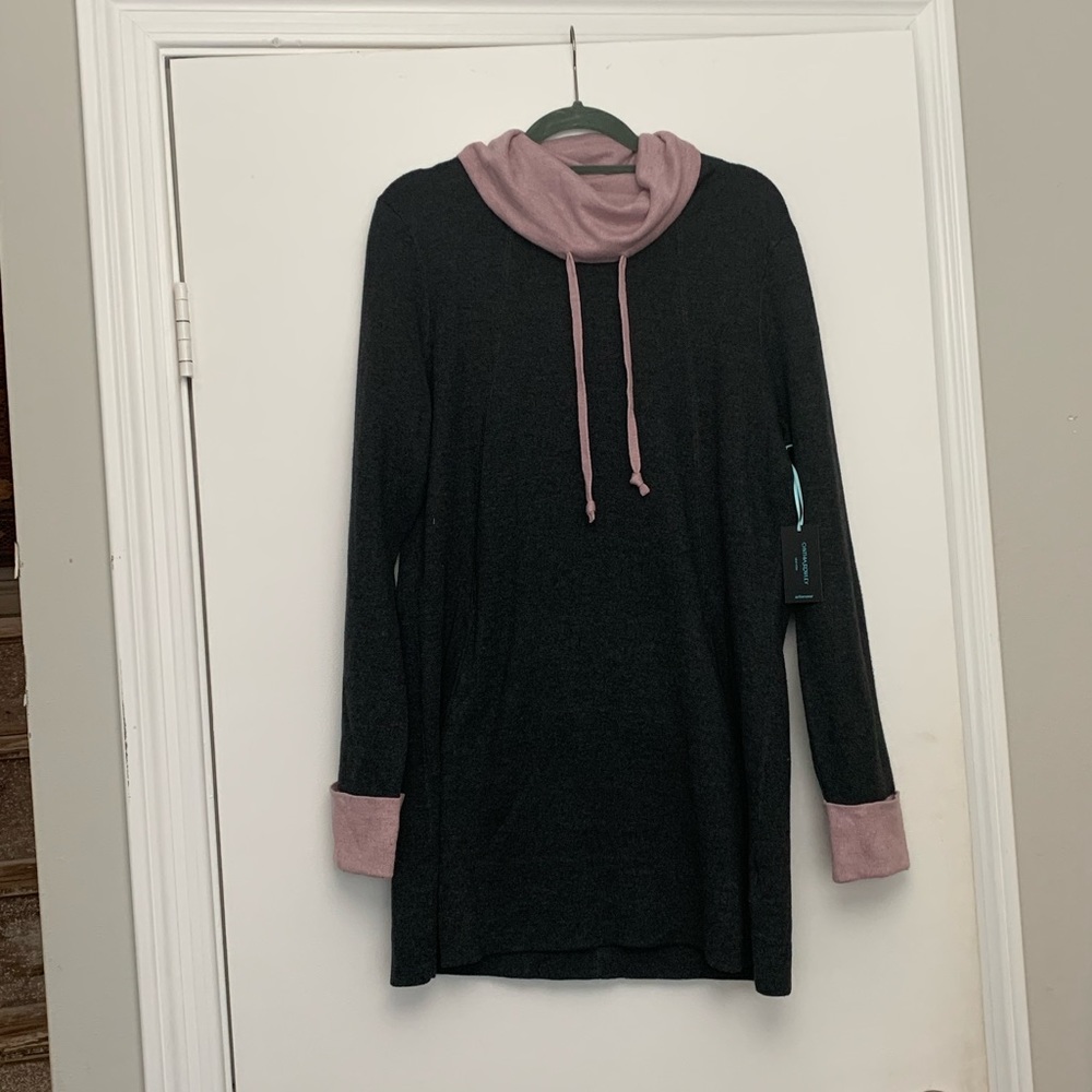 Long grey and pink knitted sweater